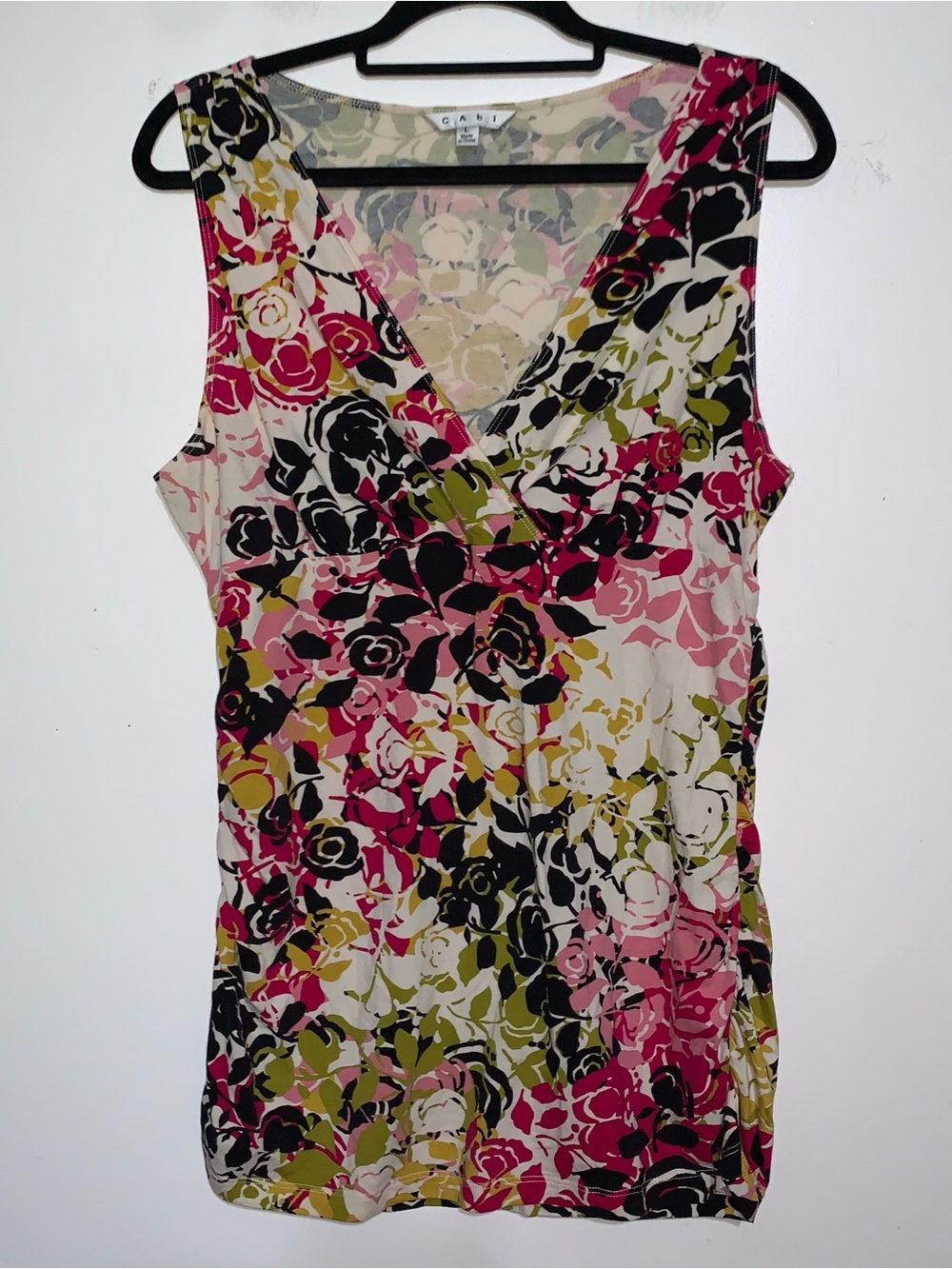 CAbi crossover floral print ruched jersey sleeveless blouse. Large